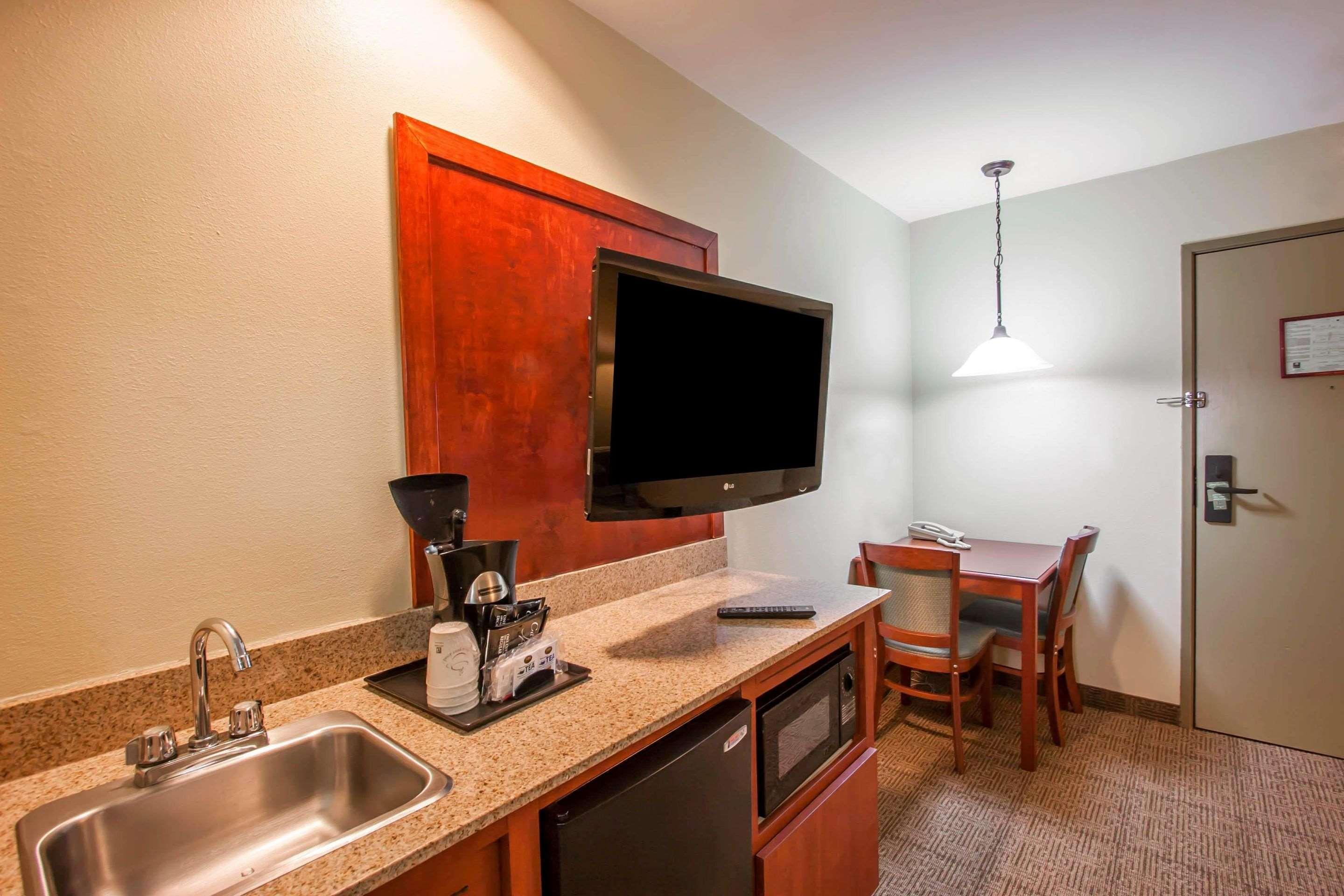 Quality Inn & Suites Germantown North Extérieur photo